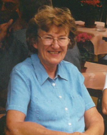 Julie Watts.jpg