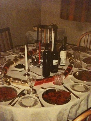 Christmas dinner table x