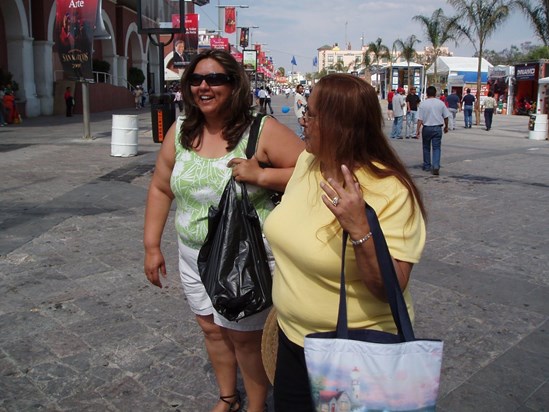 Tere & Mom @ La Feria De San Marcos 2005