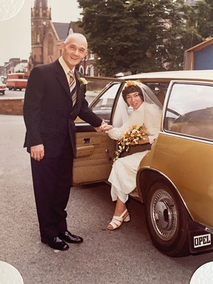 Wedding Day 01.08.1977, with father Les