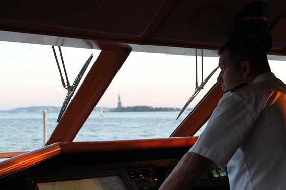 El Capitan navigating the Statue of Liberty