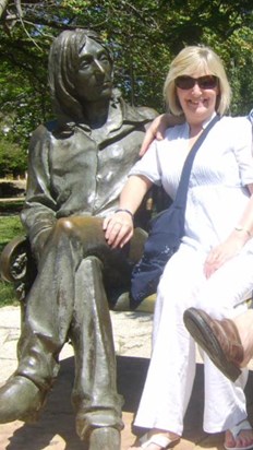 Leah with the John Lennon statue