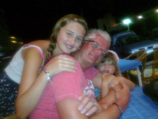 Majorca family hol - Mark with his girls x 