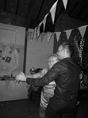 Kate and Pete dancing at Emma’s wedding 