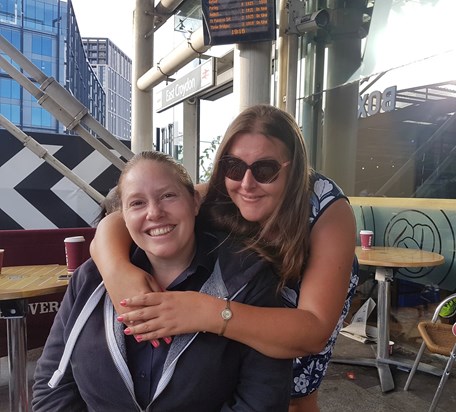 Another quick, bum barely touching the seat coffee with my beautiful friend, in between changing trains for work. We laughed so much this day 🤣❤