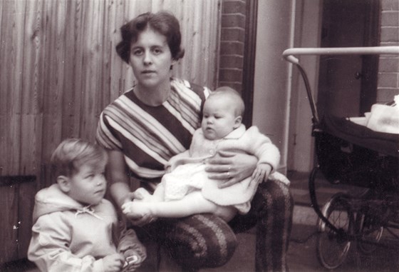 1962 Pam and children in Port Sunlight