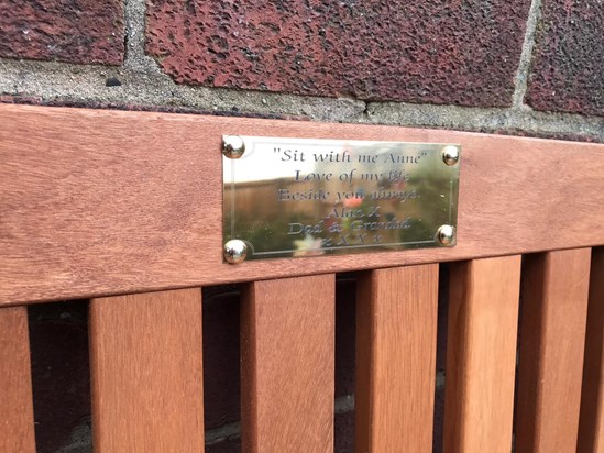 We can chat with you pa ,lovely bench X❤️