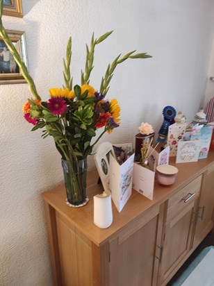 Mums birthday flowers and new sideboard you would love it xxxxxx💕💕💕💕💕💕💕💕