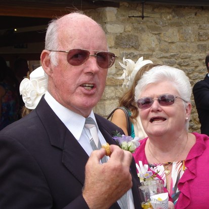 Roy & Marg enjoying the canapes at Greg & Liz's wedding