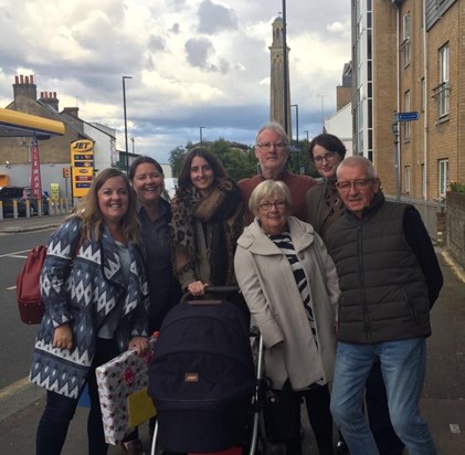 Bill with Marion, Paul, Clare, Josie, Keeley & Ellen (and baby Erin)