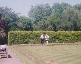 Dad & Tracy playing bowls