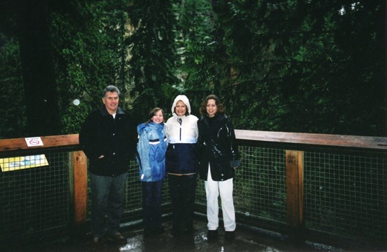 Claude, Ashley, Ingrid & Lee-Ann (Capilano Suspension Bridge)