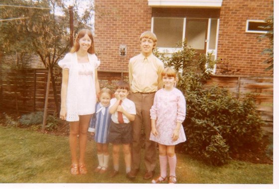 1971 Anne, Kevin and cousins