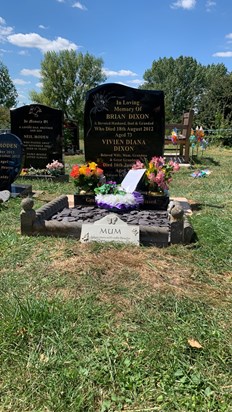 1 year burial anniversary 💔 we all miss you mother, hope you & Bri like the flowers 💐 love Julie xx