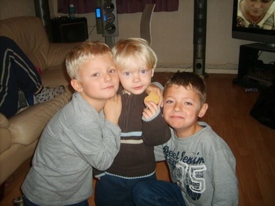Brothers xx John and Jamie kept knicking keanuns biscuit xxx
