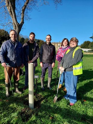 Missenden Walled Garden Charity are so grateful for the help Peter & his Trust have given over many years.  We wish to do a memorial planting as pictured here at Missenden Abbey, & next to Peter’s friend Roger Jefcoate’s Black Poplar.