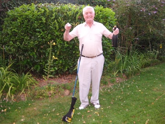 Dad did his second 'hole in one' one the short course at Louvain-La-Neuve in 2009, nearly exactly 50 years after he did his first hole in one!