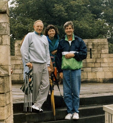 Dad, Clive & Clare, York City Walls, Aug 92