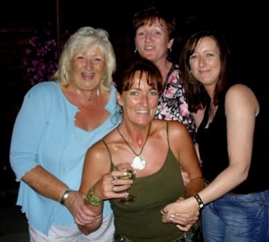 unty Ellen with neices Jo, Gill & Louise