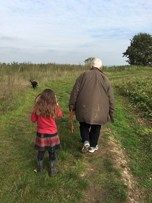 Dog walks with his granddaughter Thea ❤️❤️