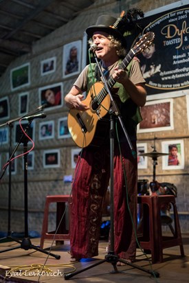 Performing at Dylans, Arambol 2017