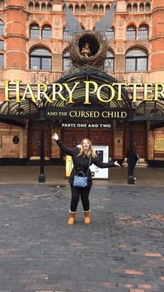 Lydia very excited for Harry Potter and the Cursed child! 30.12.16