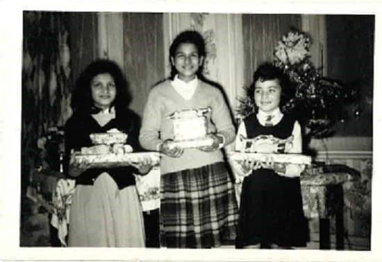 Jennifer, Daviena, Colleen Christmas at Uncle Patrick's & Auntie Freda