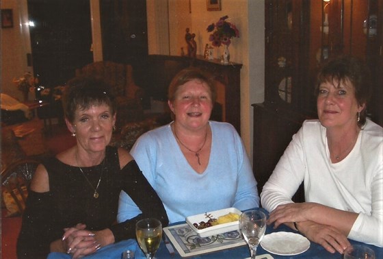 Celia, Sue & Mum