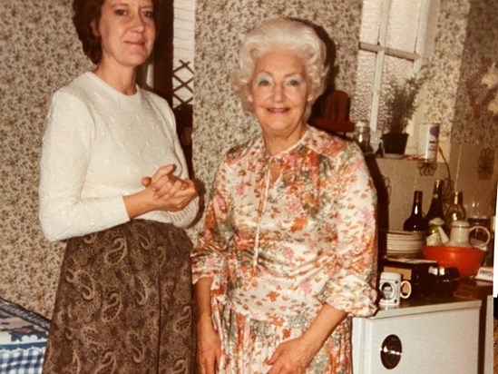  Mum with her Mum, Muriel