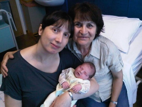 Stella, Koulla, newborn Francesca 2014