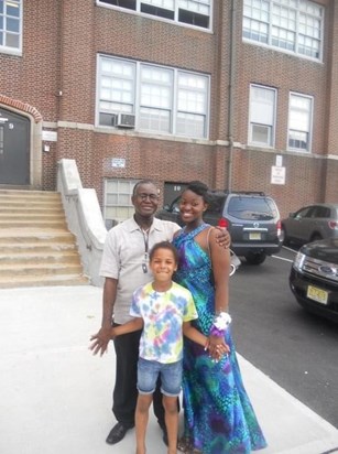 Sidney with his daughter and granddaughter in 2011 