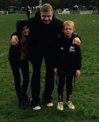 Matthew with his cousins, Coral and Ashton. ❤️