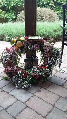 The beautiful wreath from Ians daughter Louise and her family