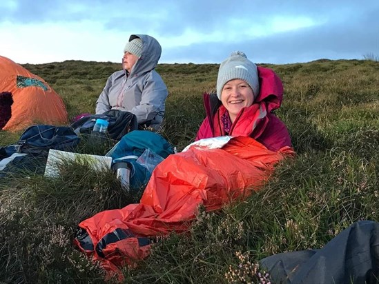 Hiking at 3am brought us to a stunning sunrise in the Brecon Beacons  ?? 