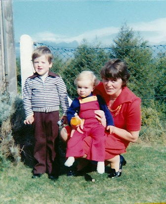 Margaret & Boys, Blandford, 1979