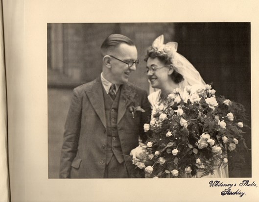 Len & Edna Badland 1947