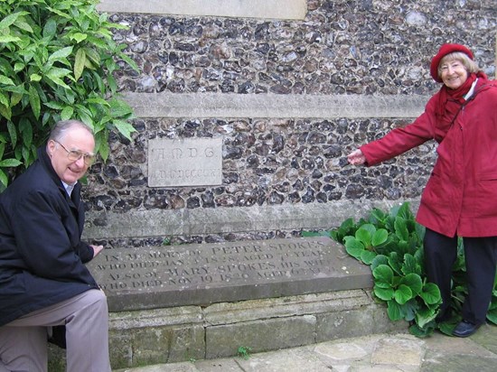 101022 Wallingford+ Ann, Grave of Peter II 1828   Copy