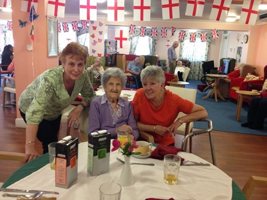 Peggy, Doris and Cath in 2015