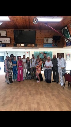 Claire and the Holmes family at Sue, Claudia, and Francesca’s ABBA party! 🕺