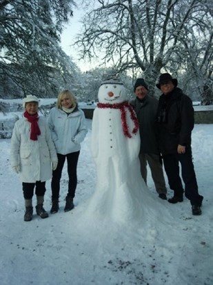 Xmas at the Old Stables, Scotland 2009 - Doris, Jade, (a truly remarkable Snowman!), Derek, Craig