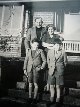 The Mordue Family c1950 (Richard front right)