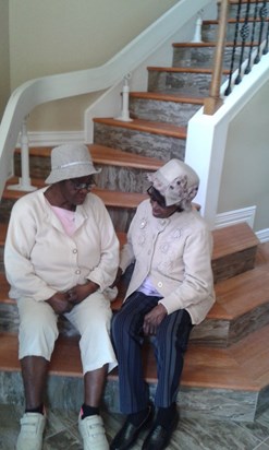 Mom and her twin sister Aunt Agnes in 2017.