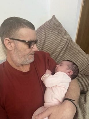 Delilah meeting her great uncle for the first time ❤️