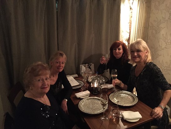 Girls night out last Christmas. Mum looking very glam ! ????