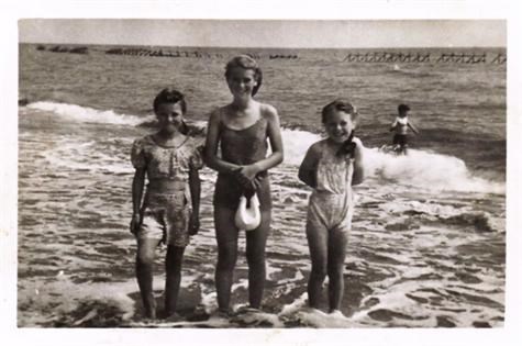 Shelia aged 10 with her cousins Audrey Clarke aged 13 & Iris Clarke aged 11 @ at Highcliffe beach.