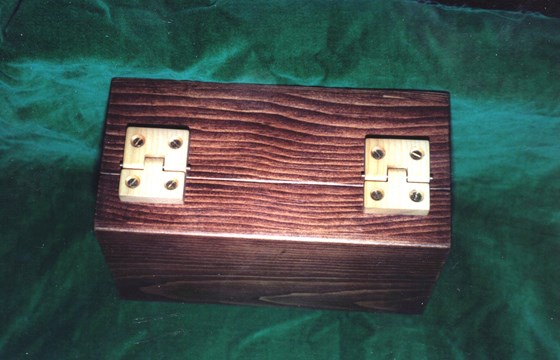 Brian's wooden hinged box   sugar pine