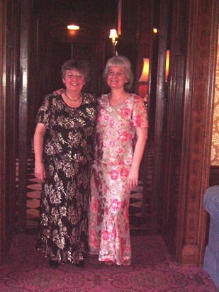 babs and lyn looking glamorous!