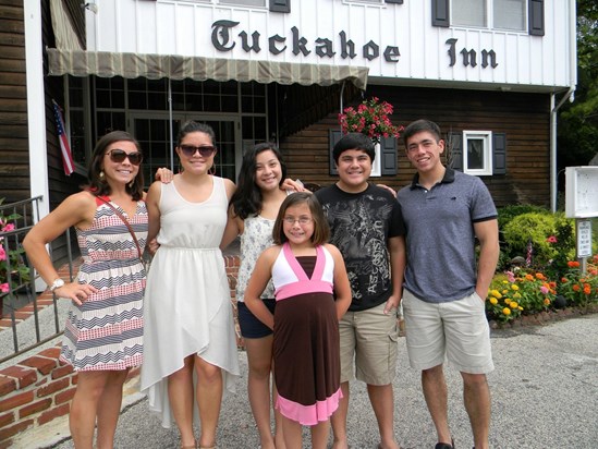 at the famous Tuchahoe Inn 2009