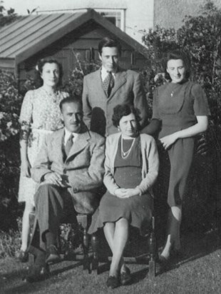 Dad with Family 1946