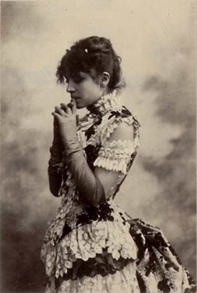 1882, Gilberta in Frou-Frou